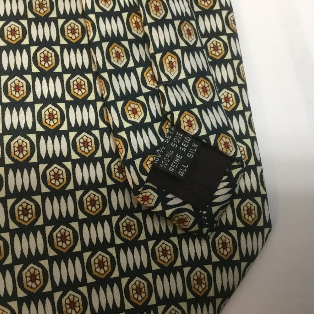 V2 VERSACE Men's 100% Silk Necktie-NWT
